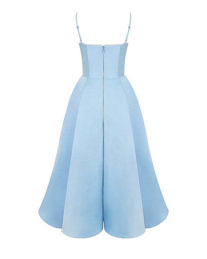 Ausgestelltes Abendkleid