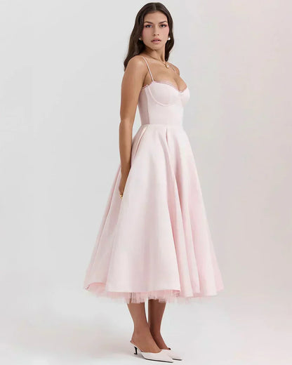 Ausgestelltes Abendkleid