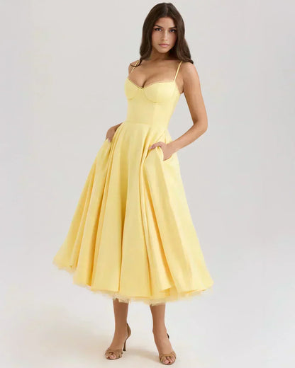 Ausgestelltes Abendkleid