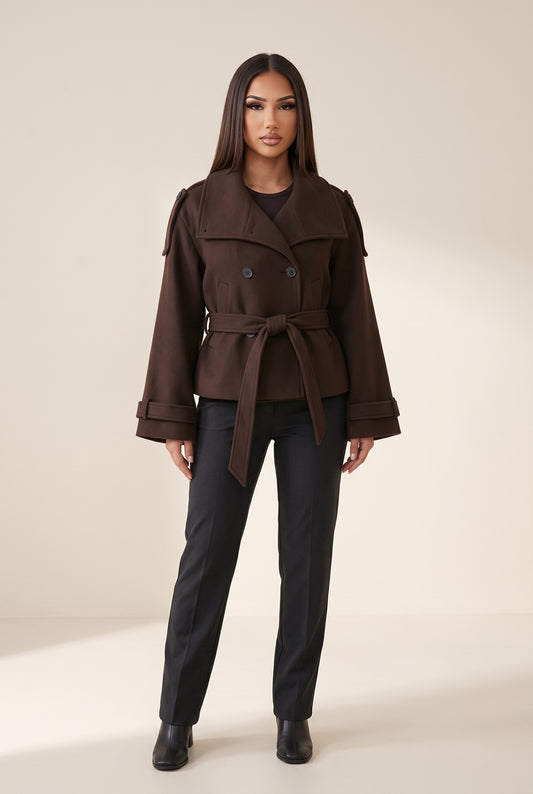 Cropped Jacke Dunkelbraun - Model